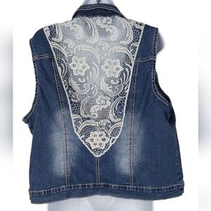 Women’s Maurices Denim Jeans Vest Lace Eyelet Back Size 2